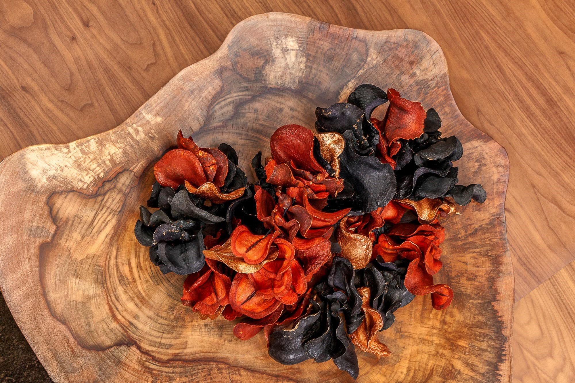 YA022CL0  ESCULTURA  BOCA DE SAPO PRETO/COBRE/LARANJA