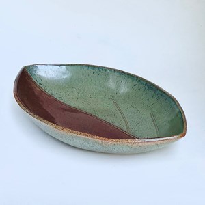 Folha marrom e verde