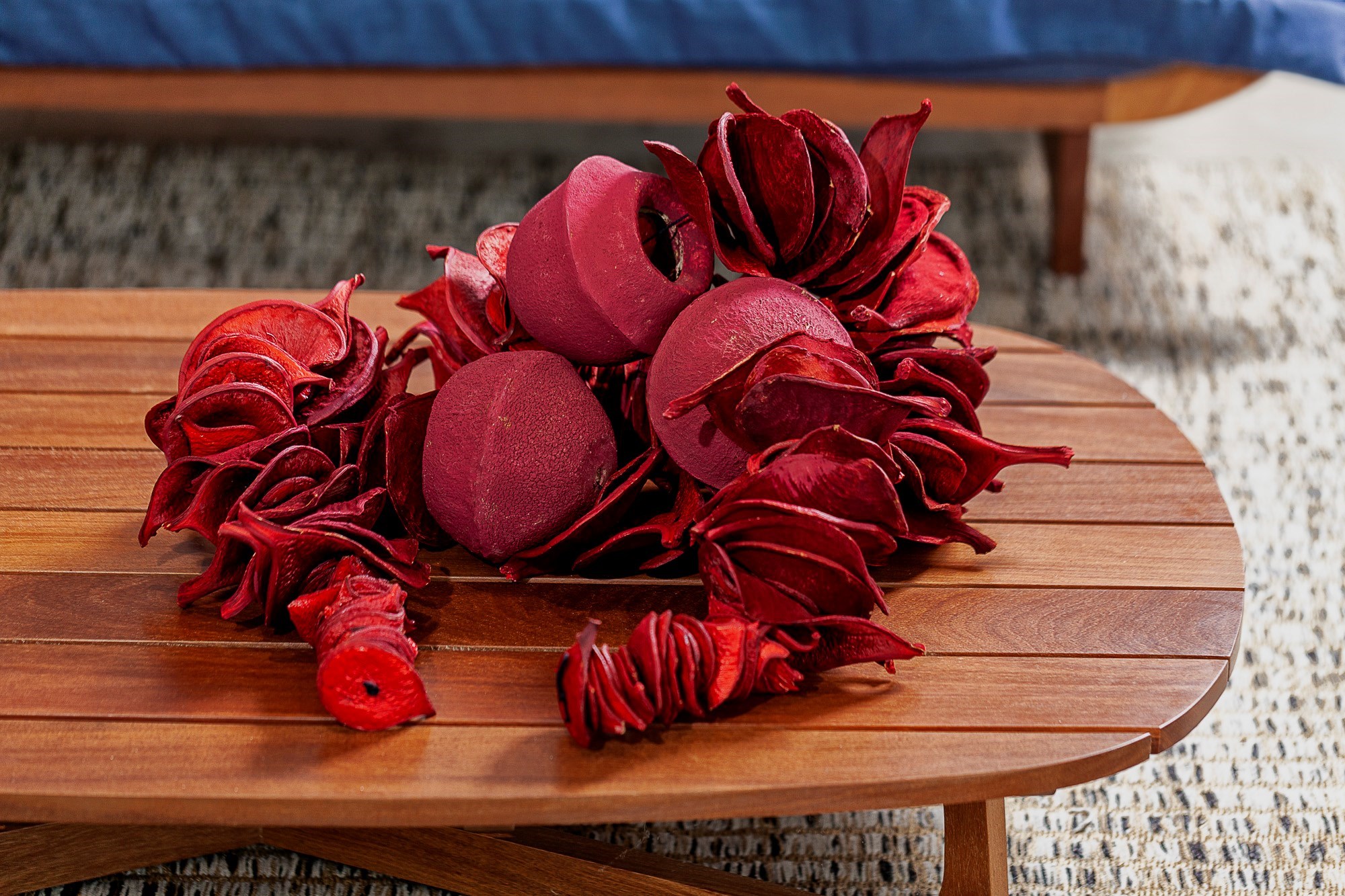 YA043VM0 -ESCULTURA ORELHA DE ELEFANTE VERMELHO