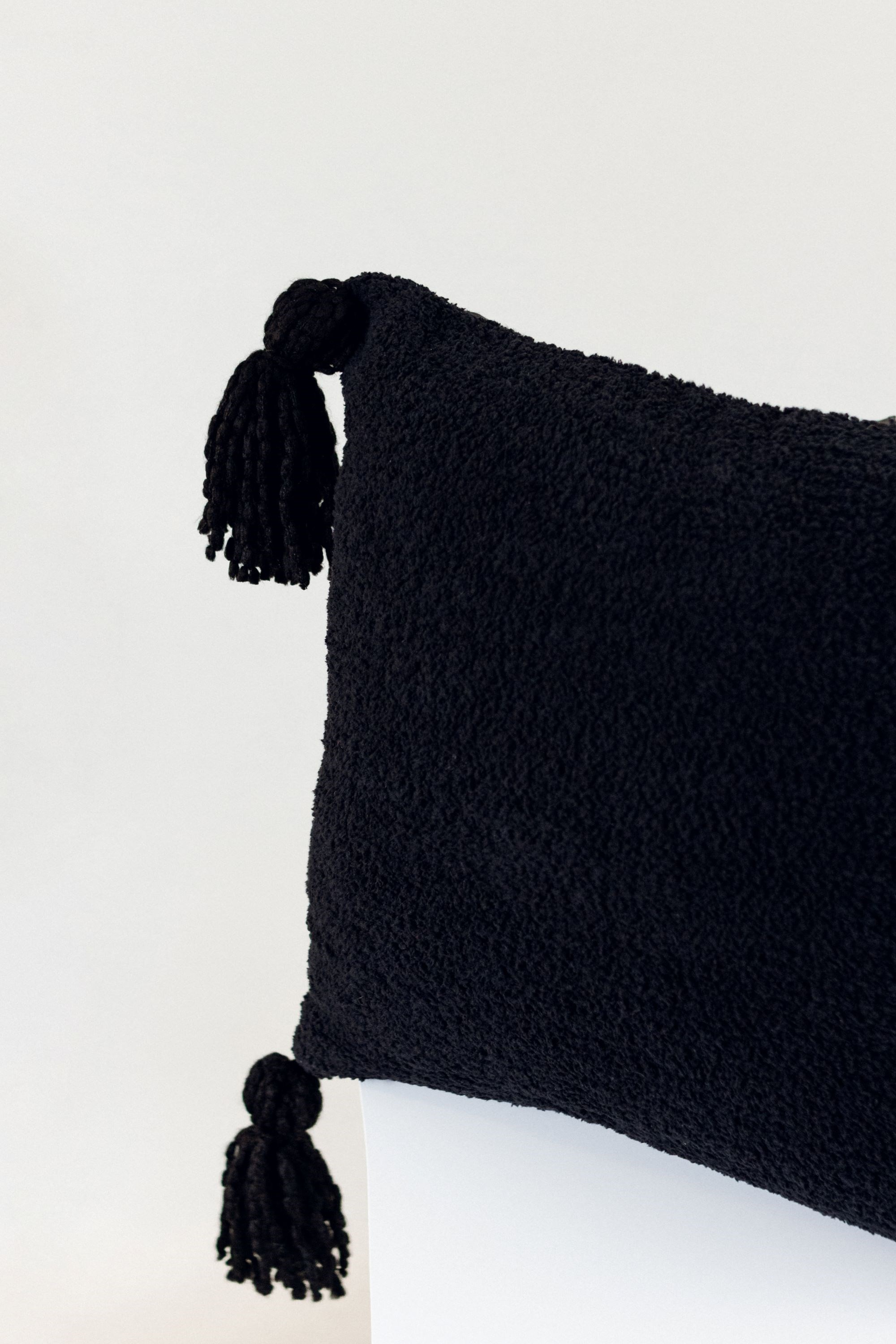 Almofada Tear Silêncio Profundo Preta